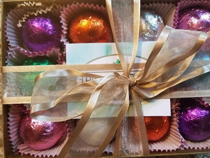 Bath bomb gift set with 12 handmade bath bombs, view 3